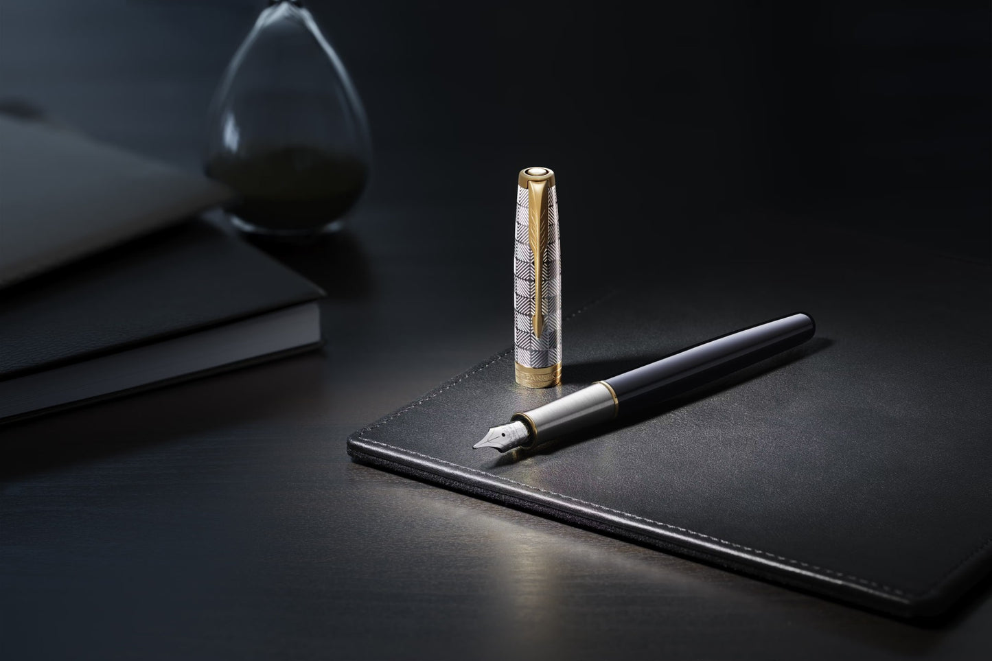 Parker Sonnet Premium Metal Black GT Fountain Pen-18K F GB