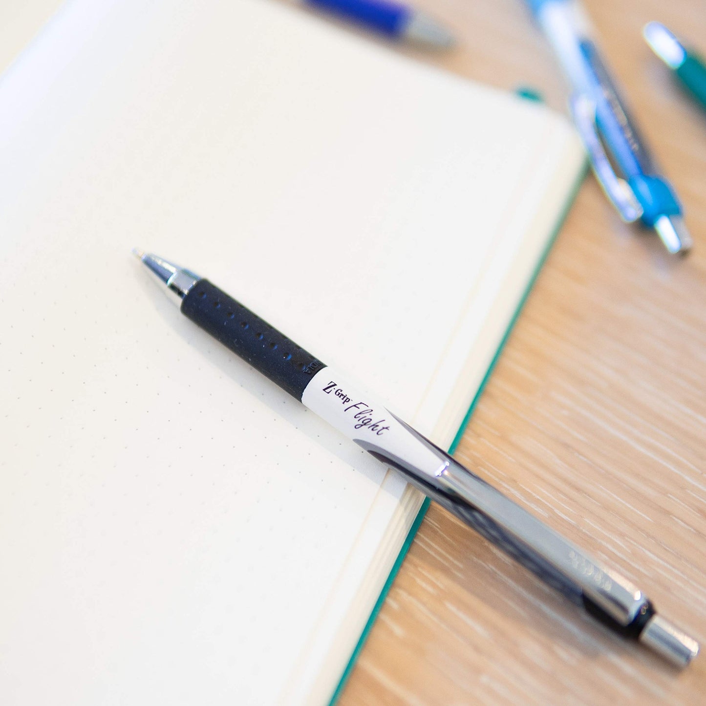 Zebra 21910 Z-Grip Flight Retractable Ballpoint 1.2mm Black